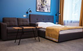 E4 Hotel